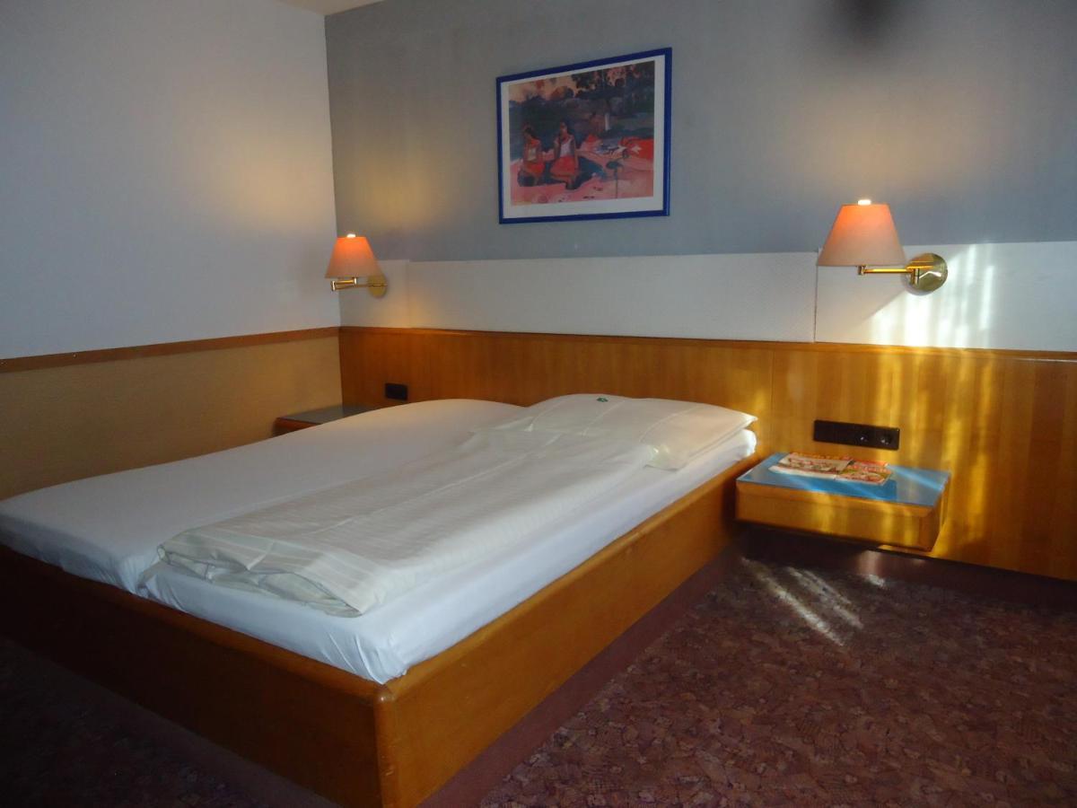 Enjoyhotel Garni Korntal Stuttgart B&B Eksteriør billede