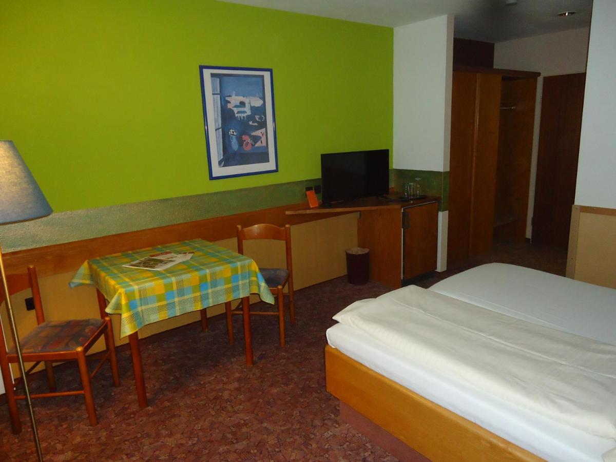 Enjoyhotel Garni Korntal Stuttgart B&B Eksteriør billede