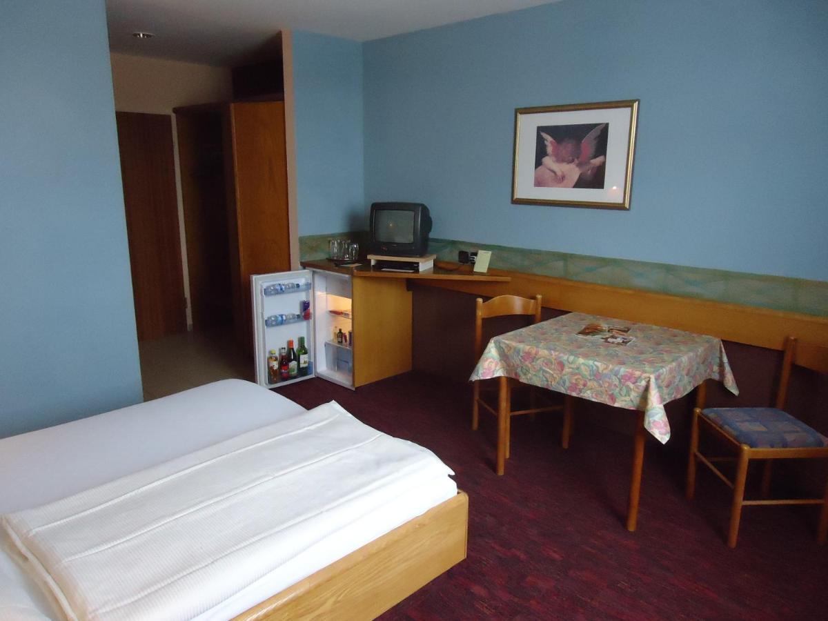 Enjoyhotel Garni Korntal Stuttgart B&B Eksteriør billede