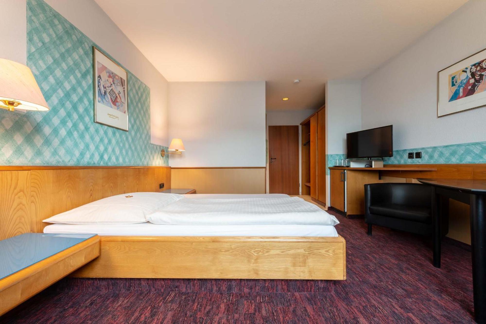Enjoyhotel Garni Korntal Stuttgart B&B Eksteriør billede