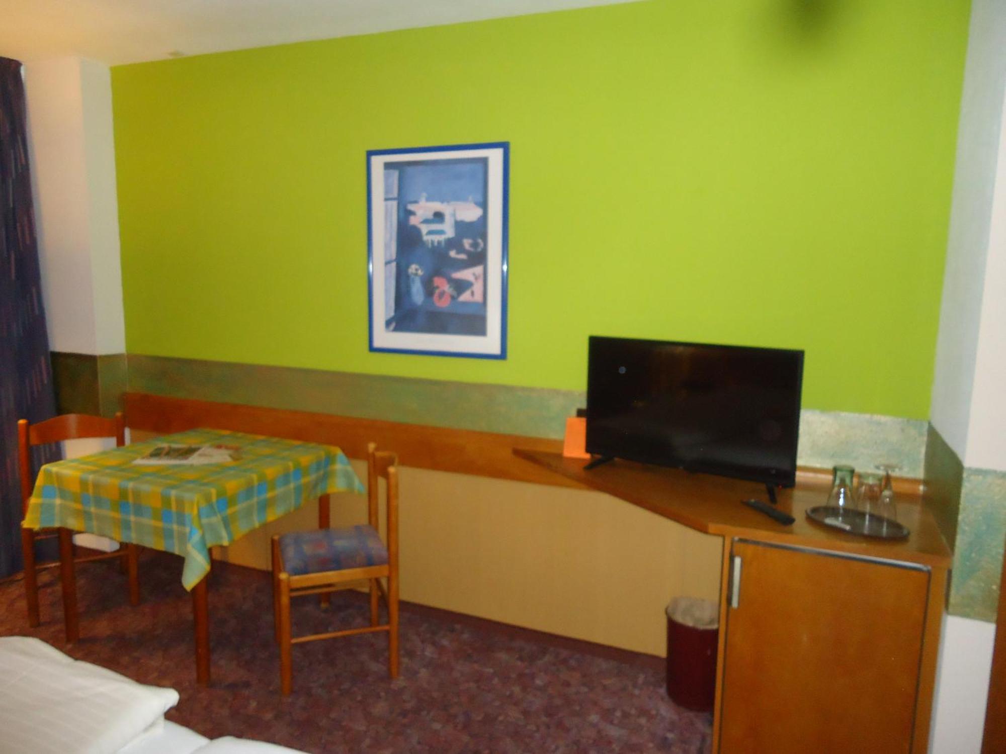 Enjoyhotel Garni Korntal Stuttgart B&B Eksteriør billede