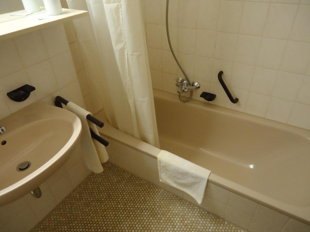 Enjoyhotel Garni Korntal Stuttgart B&B Eksteriør billede